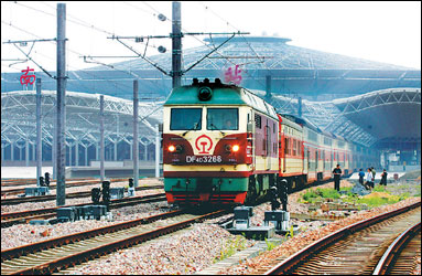 建筑 热门景点上海南站是上海铁路客运的南大门,也是上海铁路枢纽的